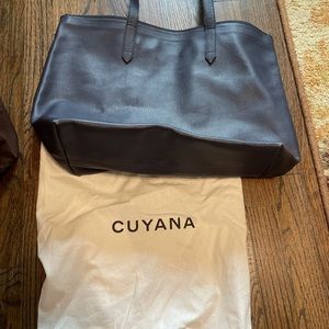 Navy Cuyana large zipper tote